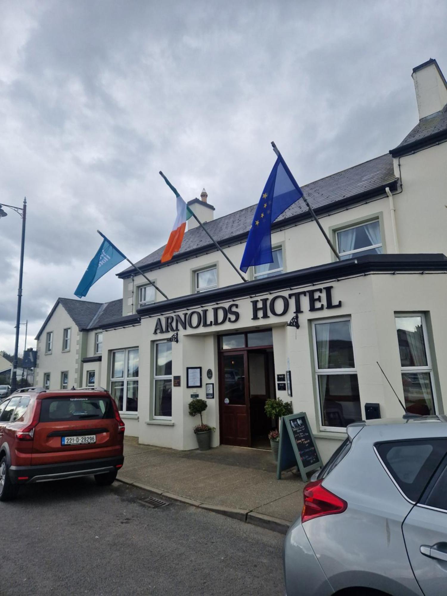 Arnolds Hotel ダンファナイー エクステリア 写真